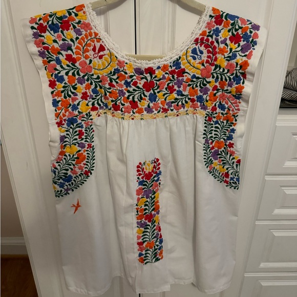 Mi Golondrina Flores blouse, size medium, like new condition. Multicolor - Picture 4 of 5